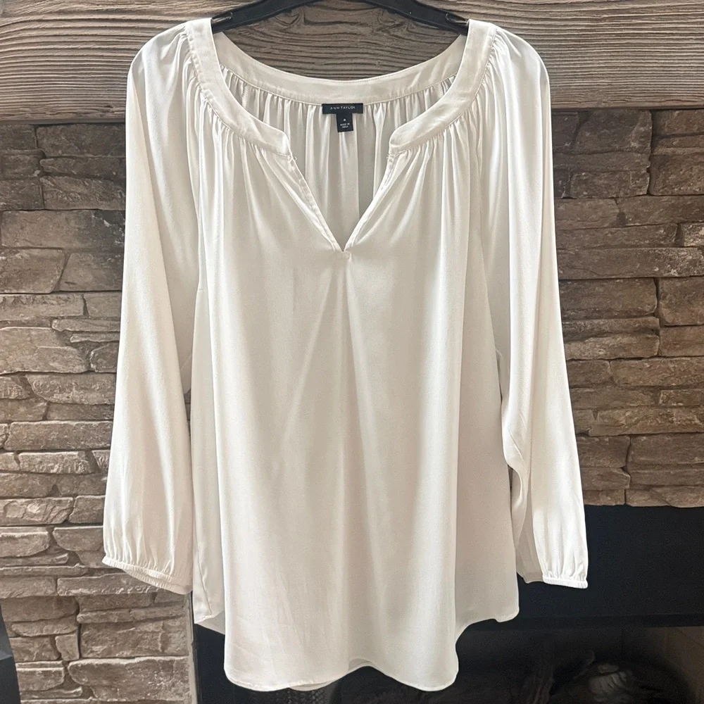 Ann Taylor Ivory Long Sleeve Peasant Top Medium - Picture 2 of 10